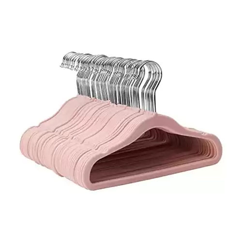 50 perchas de terciopelo Amazon Basics Kids